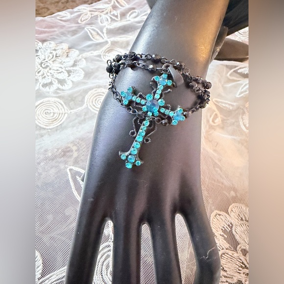 Elegant Black and Blue Cross Pendant Necklace - Picture 4 of 9